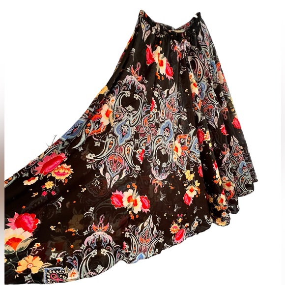 Cupio vibrant, colorful, flowing maxi skirt. Beautiful can be dressed up or down - Picture 5 of 10